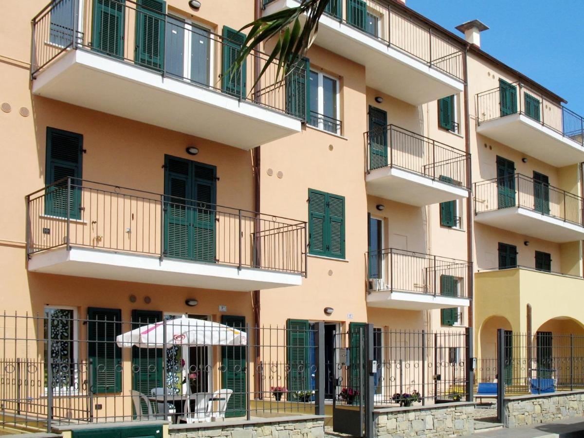 Apartment Cala Azzurra - Imp312 By Interhome Imperia Exterior foto