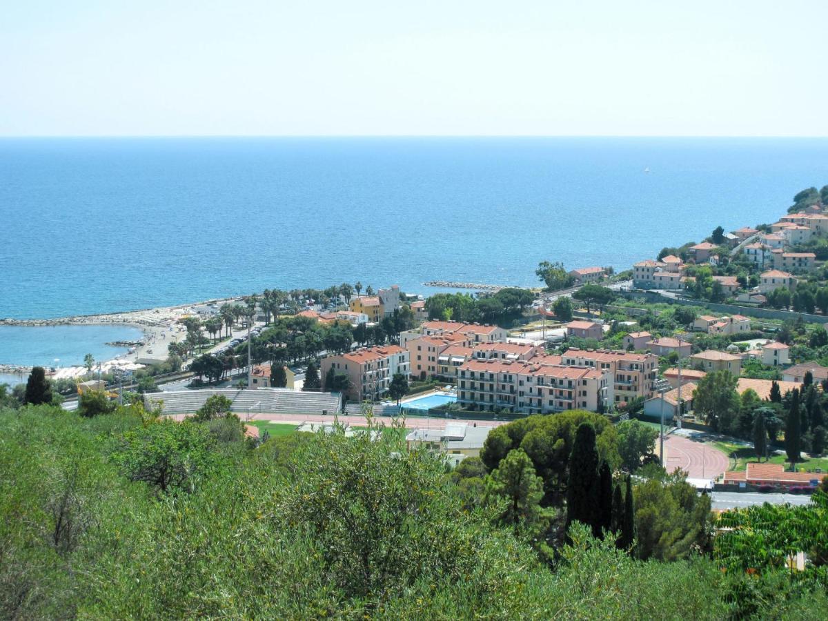Apartment Cala Azzurra - Imp312 By Interhome Imperia Exterior foto