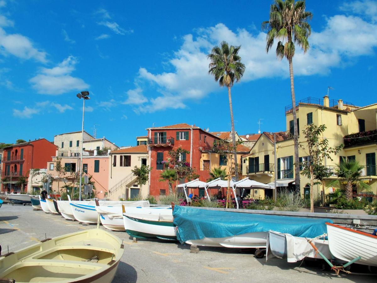 Apartment Cala Azzurra - Imp312 By Interhome Imperia Exterior foto